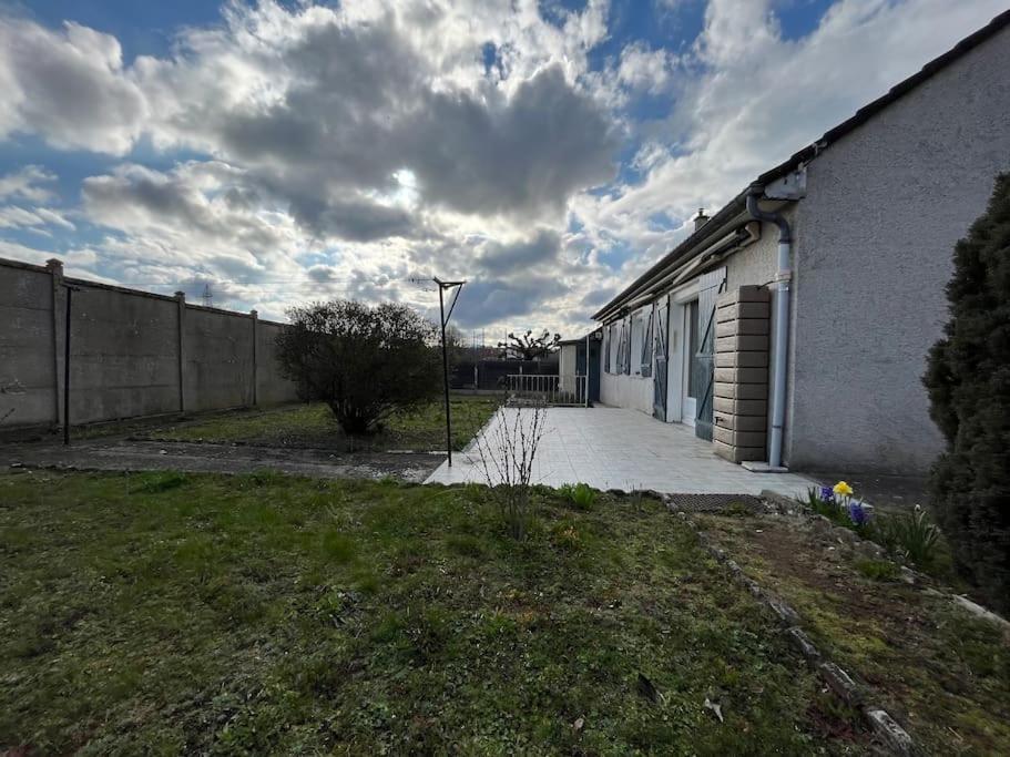 Maisonnette - Jardin Exterieur Champagne-sur-Seine Extérieur photo